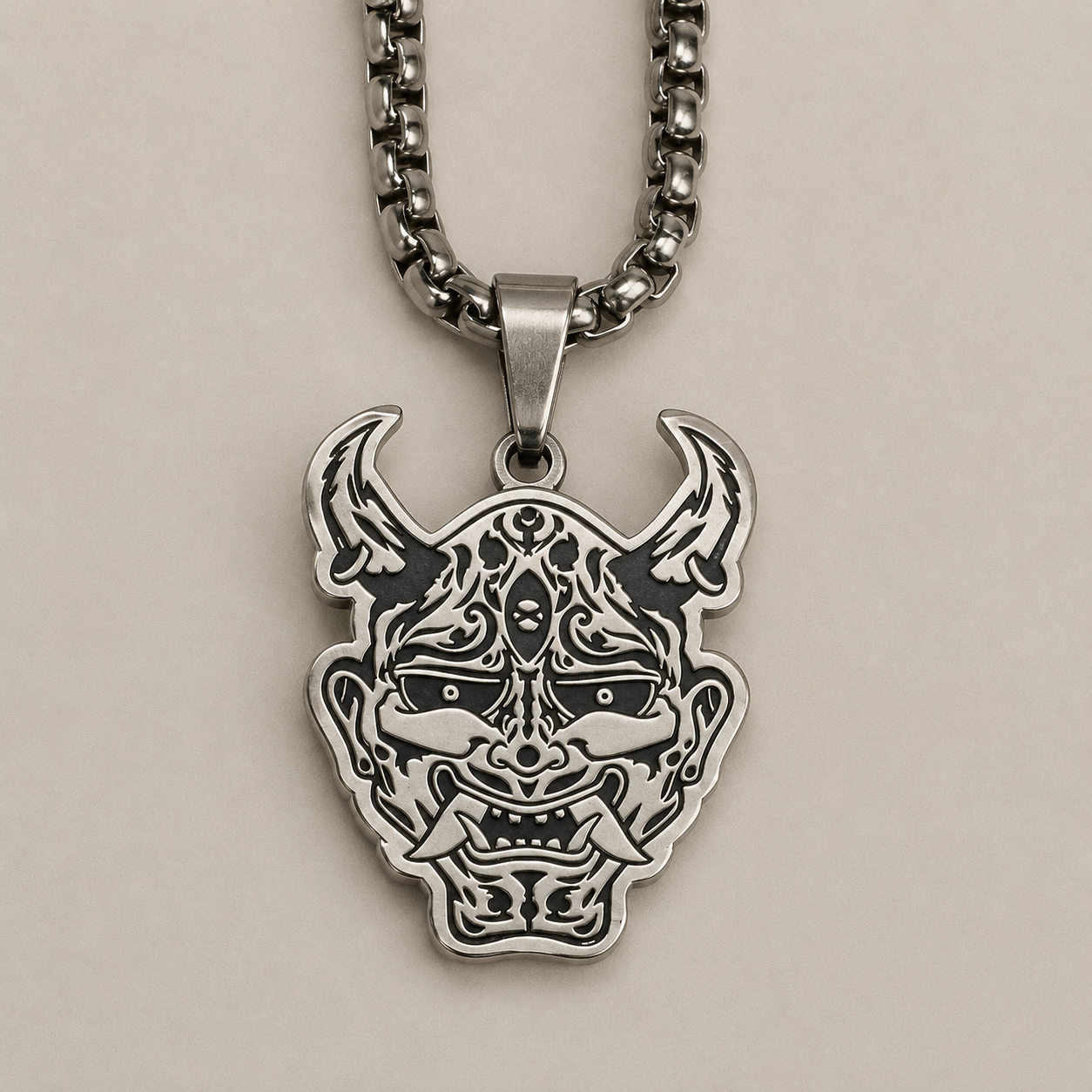 Collana - AKA AKIBA – Zanna Rossa