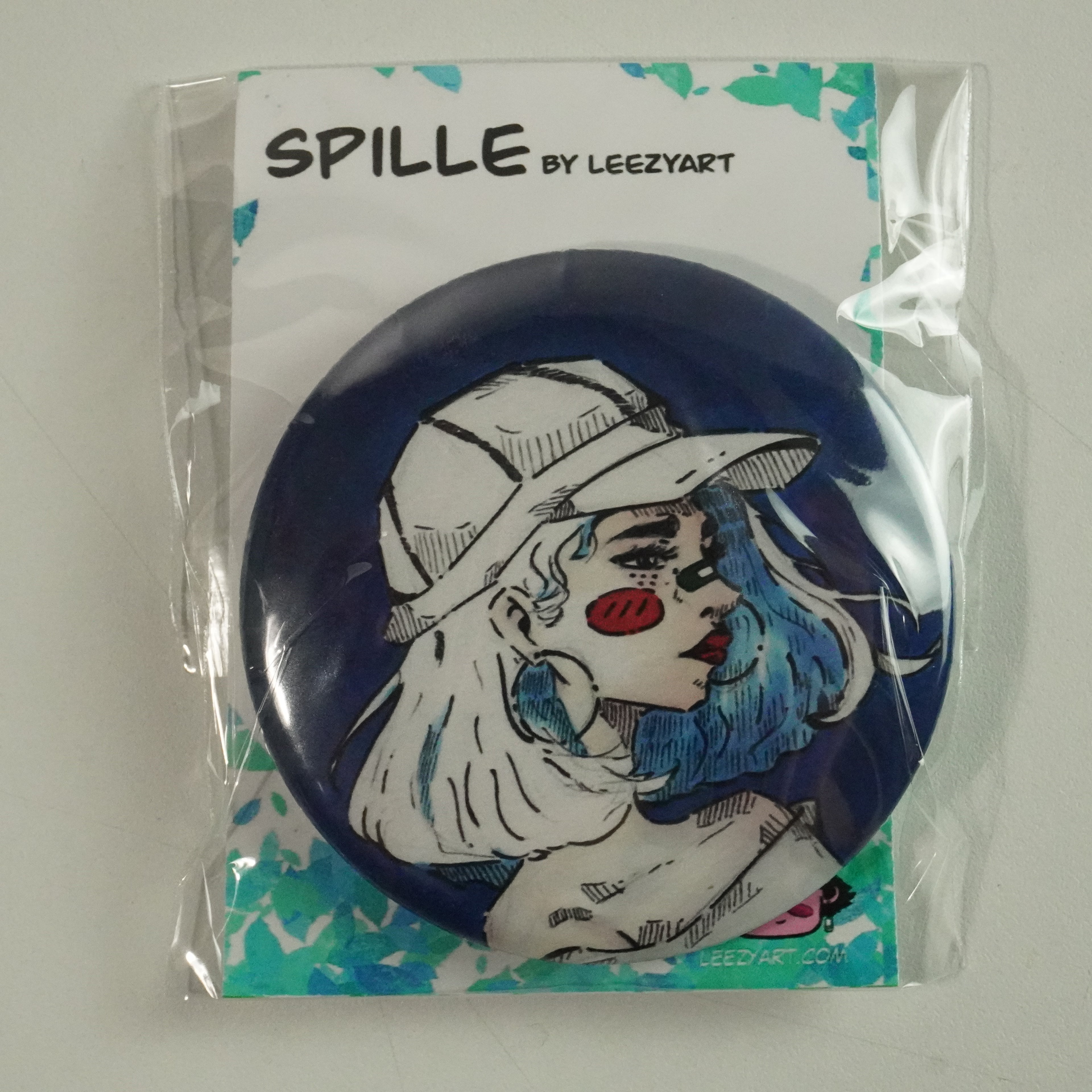 SPILLA TONDA ALONE CHIBI